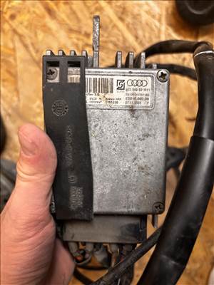 Audi A4 B6/B7 motor hűtőventilátor vezérlő  8e0959501b