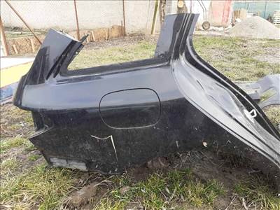 Mercedes C-osztály W205 jobb hatso jobb hátsó negyed 