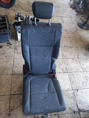 Opel Zafira C Jobb Hátsó Ülés