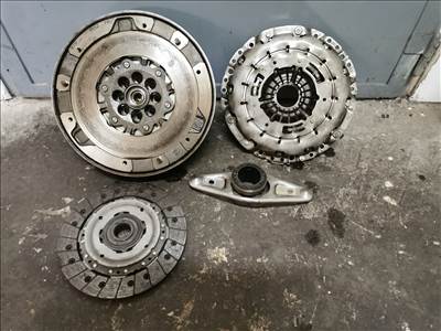 BMW E81 N4720D LUK kettőstömegű + kuplung + kinyom