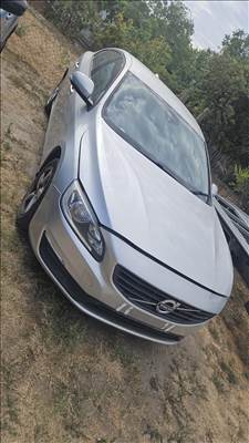 Volvo S60 bontott alkatrészei