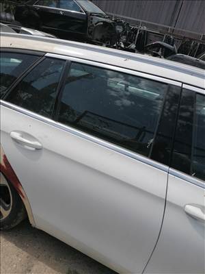 Mercedes E osztály W213 kombi jobb hátsó ajtó  a2137300405