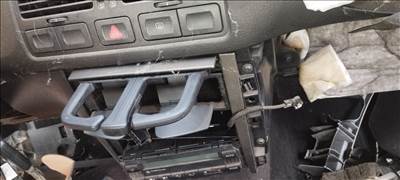 Volkswagen Bora pohártartó 