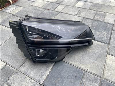 Skoda Karoq jobb elso lampa 57b941016b