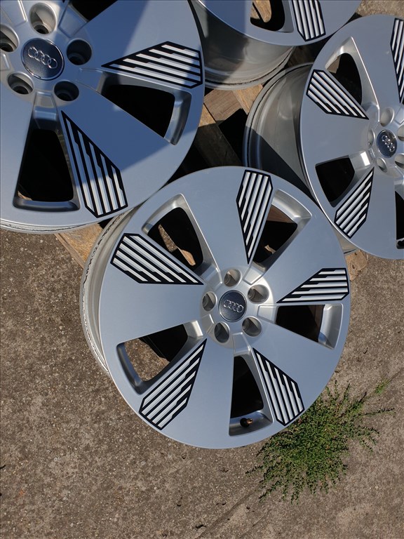 19" 5x112 Audi Q8 E-Tron 3. kép