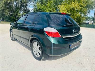 Opel Astra H hátsó lökhárító 