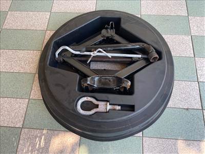 Ford Mondeo MK3 emelő kerékkulcs vonószem szett