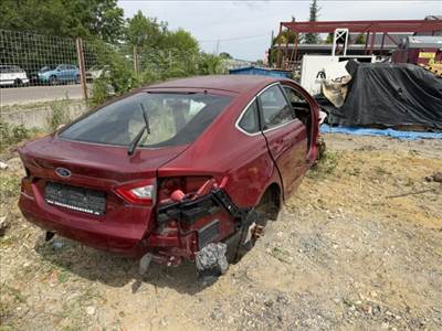 Ford Mondeo MK5 megmaradt alkatrészek / bontott karosszéria eladó