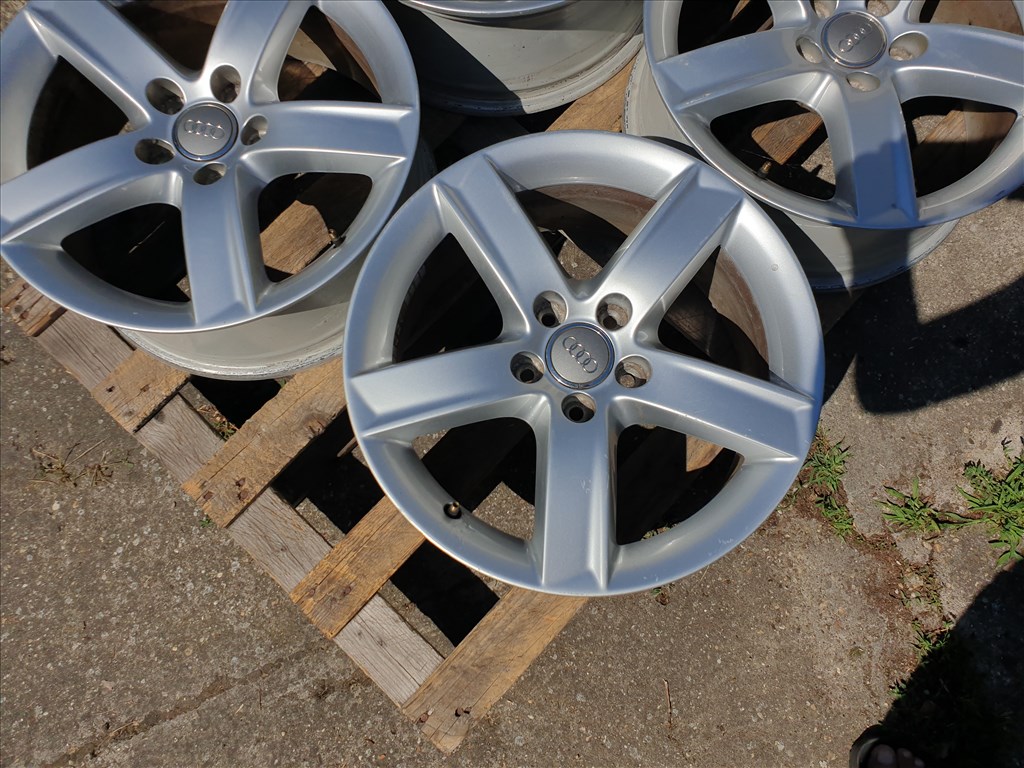 17" 5x112 Audi A4 B8 4. kép