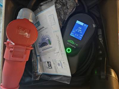 Eladó új 5m Wi-Fi EV töltő Type 2 3 fázis (11KW) 6-16A elektromos járműhöz +táska és fali tartó
