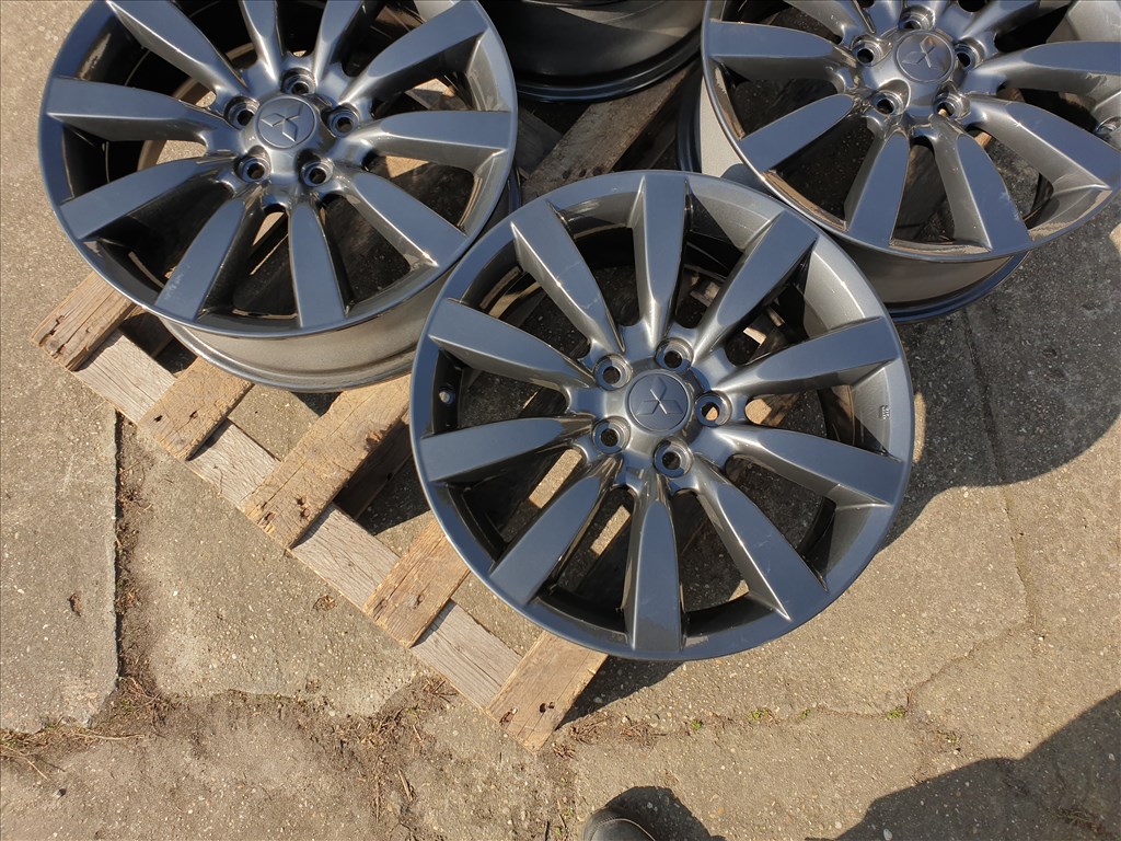 18" 5x114,3 Mitsubishi Lancer 4. kép
