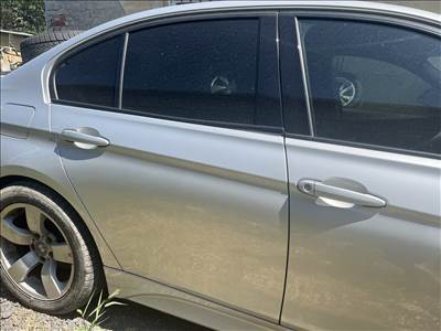 BMW F30 jobb hátsó ajtó üres