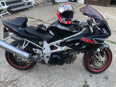 Suzuki TL 1000 S (1998), V2 ikonikus sport-túra motor alkalmi áron 