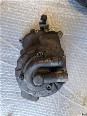 Vespa Gts 250 generátorfedél vízpumpával