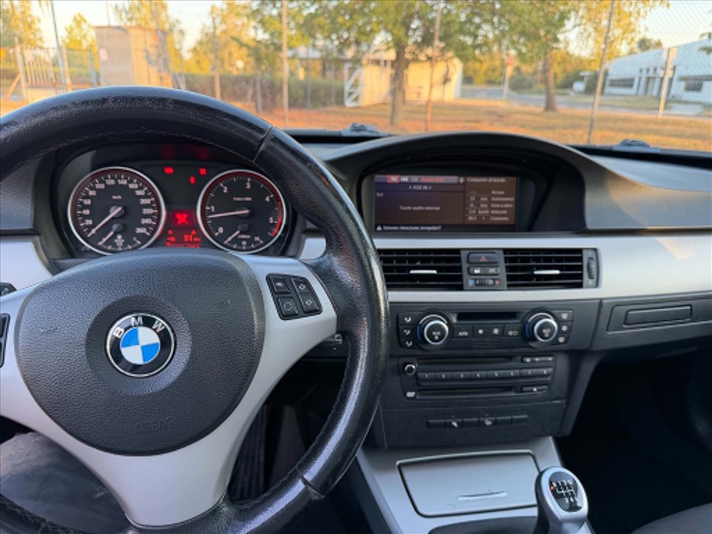 Eladó BMW 330xd (2993 cm³, 231 PS) (E90, E91, E92, E93) 3. kép
