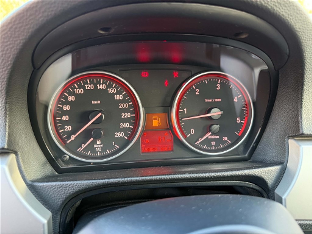 Eladó BMW 330xd (2993 cm³, 231 PS) (E90, E91, E92, E93) 7. kép