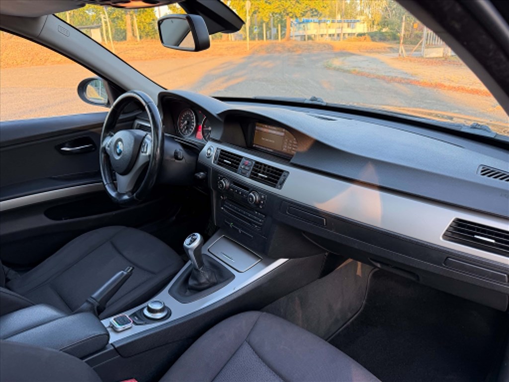 Eladó BMW 330xd (2993 cm³, 231 PS) (E90, E91, E92, E93) 10. kép
