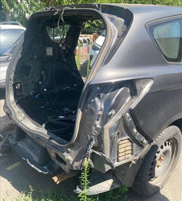 Ford S-MAX Mk2 magyar papíros "üres" kasztni eladó