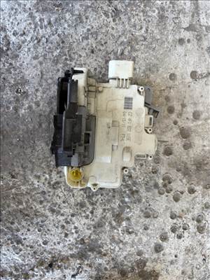 Audi A6 (4F), Audi A3 (8P)  Bal első ajtózár 4F1 837 015E