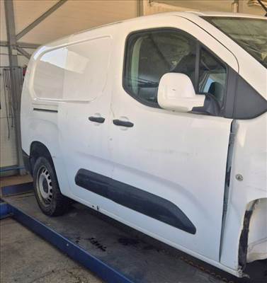 Opel Combo E, Citroen Berlingo 3, Peugeot Partner 3 jobb oldalához  alkatrészek