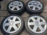  5x100 lyukosztású 17" gyári Audi alufelni, rajta 225/45 Yokohama nyári gumi 