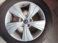  17*6.5 újszerű Toyota Corolla cross alufelni, rajta 215/60 újszerű Bridgestone téli gumi gumi 