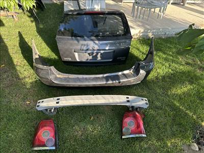 Toyota Avensis (T250) csomagterajto