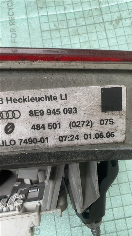 Bal belső hátsó lámpa - Audi A4 B7 2.0 TDI 8E9 945 093 2. kép