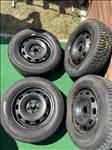 Pirelli 195/65R15 használt téli gumi, gyári lemezfelnivel
