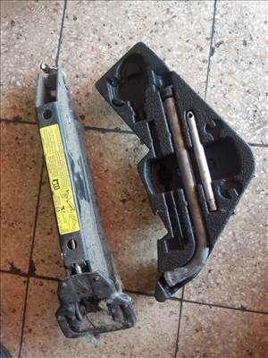 Volkswagen Tuareg 7L Emelő Szett