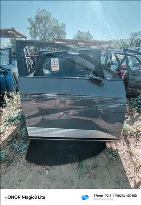 Hyundai Ioniq 5 Jobb első lejáró üveg.