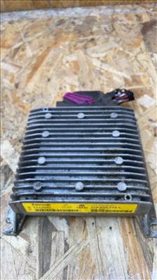 Hangszóróerősítő (Fender prémium hangrendszer) - Volkswagen Jetta VI Mk6 5C6 035 456 C