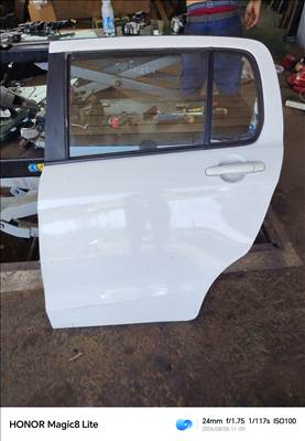 Suzuki Celerio Bal hátsó ajtó