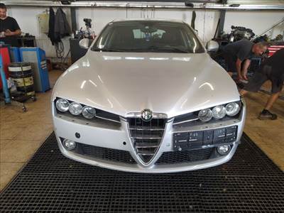 ALFA ROMEO 159 Sportwagon (939) 1.9 JTDM 16V - Bontódik!