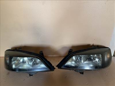 Opel Astra G Első lámpa fényszóró fekete hátteres 
