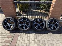 18"-os, 848 M típusú duplaküllős, Jet Black BMW M nyári kerékkészletm, kétszéles