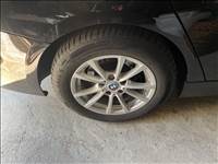  5x120 lyukosztású 16" újszerű (gyári felni) alufelni, rajta 205/60 újszerű Barum téli gumi gumi 