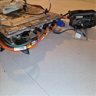 Tesla Model S OBC - fedélzeti töltő (On Board Charger) 106651001b