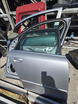 Audi A4 (B6/B7) B6/B7 Jobb hátsó komplett ajtó