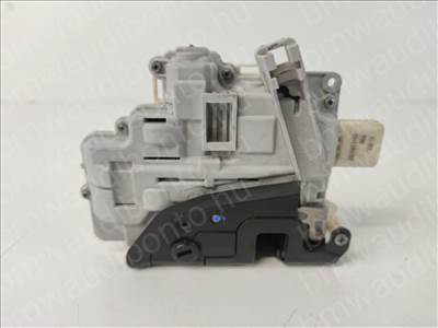 AUDI A4 B7 (8EC) Bal hátsó ajtó központi zár motor (8E0839015)