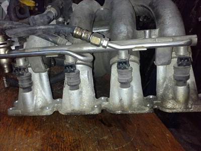 Audi A4 1.8  Porlasztó (1 db) *46382* bosch-028015044