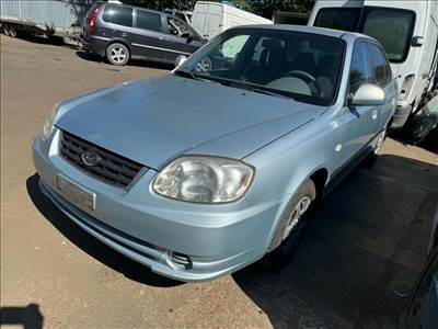 Hyundai Accent 1.5i -G4EB-  bontott alkatrészei