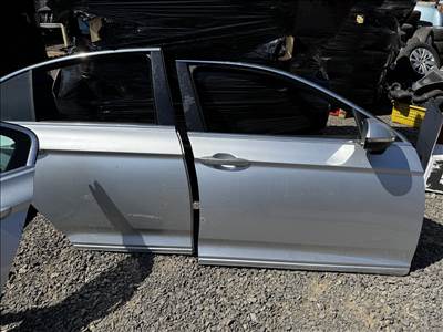 Volkswagen Passat B8 ajtó jobb hátsó 
