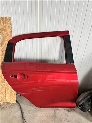 Suzuki Swift jobb hátsó üres ajtó 6800370t00 6800370t00000