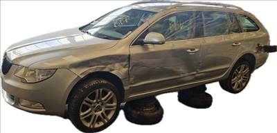 Skoda Superb CFFB bontott alkatrészei