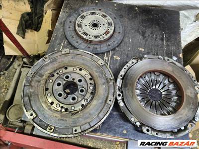 Alfa Romeo 159 1.9 JTDM 16V Kuplung+kettős tömegű lendkerék
