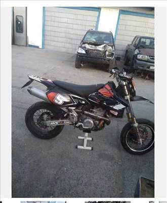 Suzuki Drz alkatrészek (E-S-Sm)