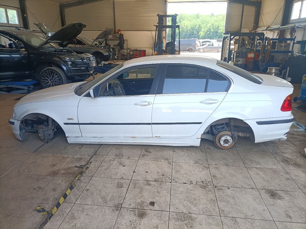 BMW 3 (E46) 320 i - Bontódik! 3. kép