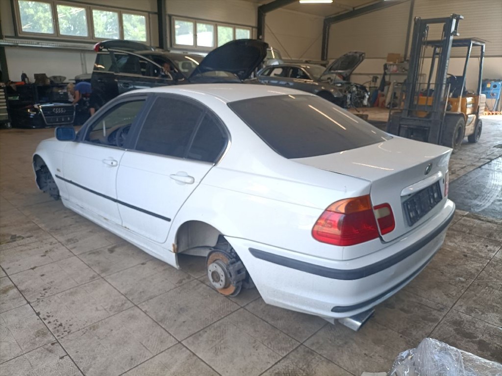 BMW 3 (E46) 320 i - Bontódik! 4. kép