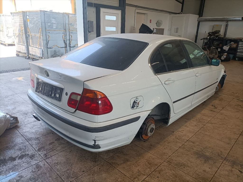 BMW 3 (E46) 320 i - Bontódik! 6. kép